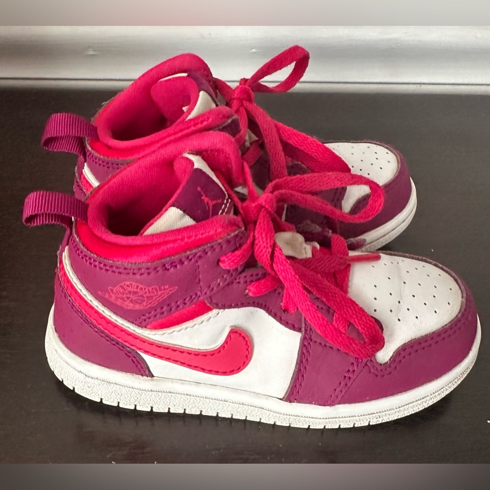 Nike Air Jordan 1 Mid True Berry Rush Pink Toddler Girls Sz 8c - Picture 1 of 7